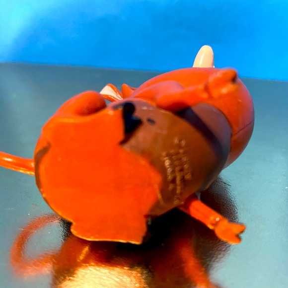 DISNEY’S THE LION KING VTG 90s APPLAUSE PUMBAA WARHOG & TIMON HOLDING BUG PVC 3” - Picture 8 of 9